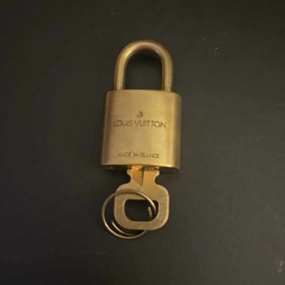 LV Lock & Key - Picture 2 of 2